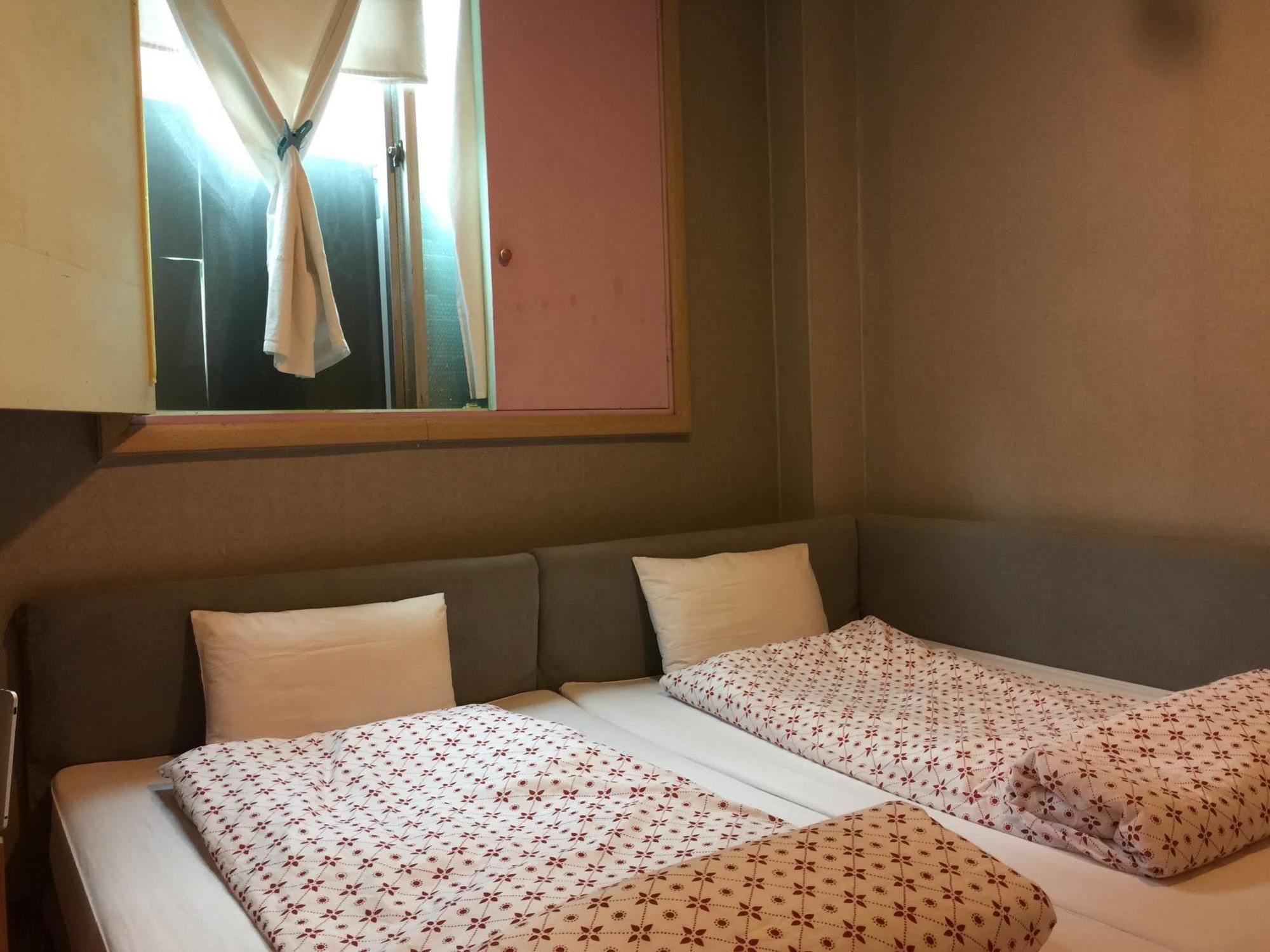 Backpackers In Jeju City Center Exterior photo