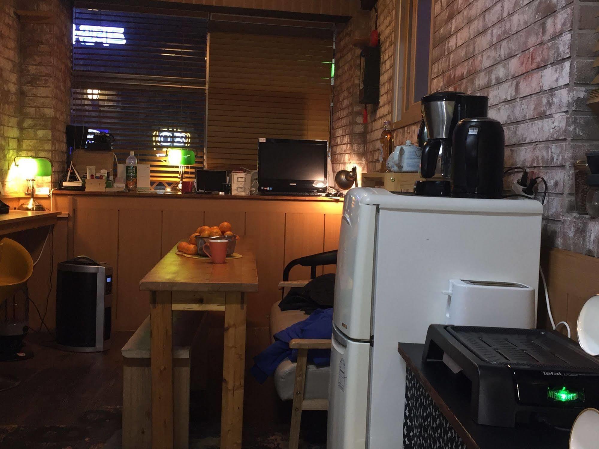 Backpackers In Jeju City Center Exterior photo